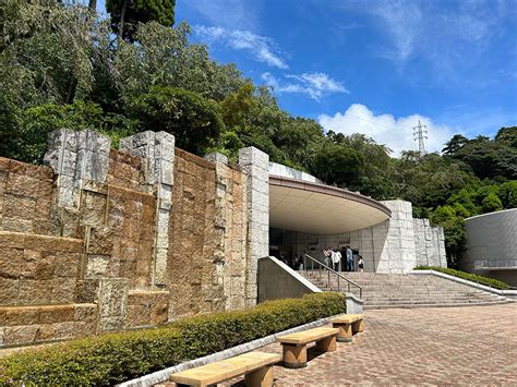 熱海おすすめスポット: 温泉と芸術の融合が生む新たな旅の形